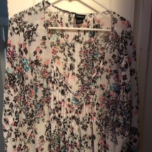 Woman’s torrid floral shirt sz 3